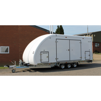 Woodford Galaxy - Lukket trailer - 3.500 kg - Lang, smal model - 3 aksler